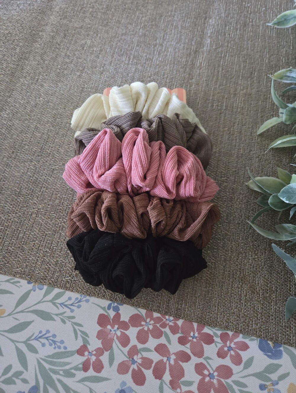 Sunday State Everyday Ribbed Scrunchie Set - Picture 1 of 3
